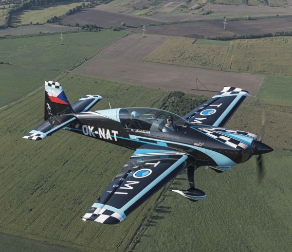 Akrobatický let EXTRA 330 LT Brno Tuřany